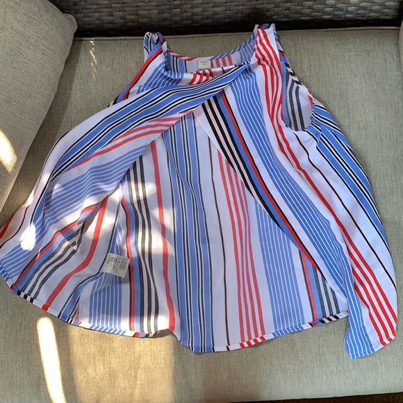 MONKI size xs loose fitting open back - Picture 3 of 5